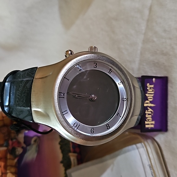 Rare Harry Potter Magical Timepiece - Picture 2 of 3